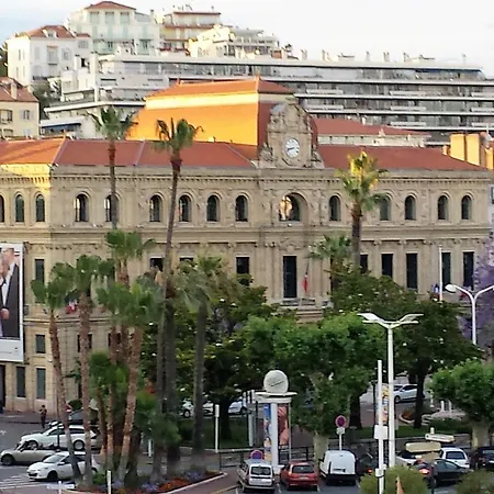 Wonderful Seafront Apartment