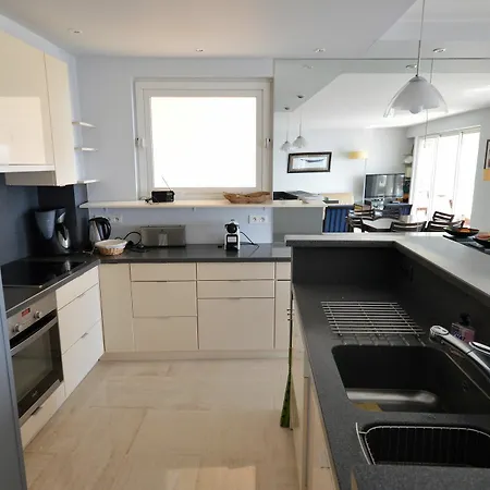 Wonderful Seafront Apartment *